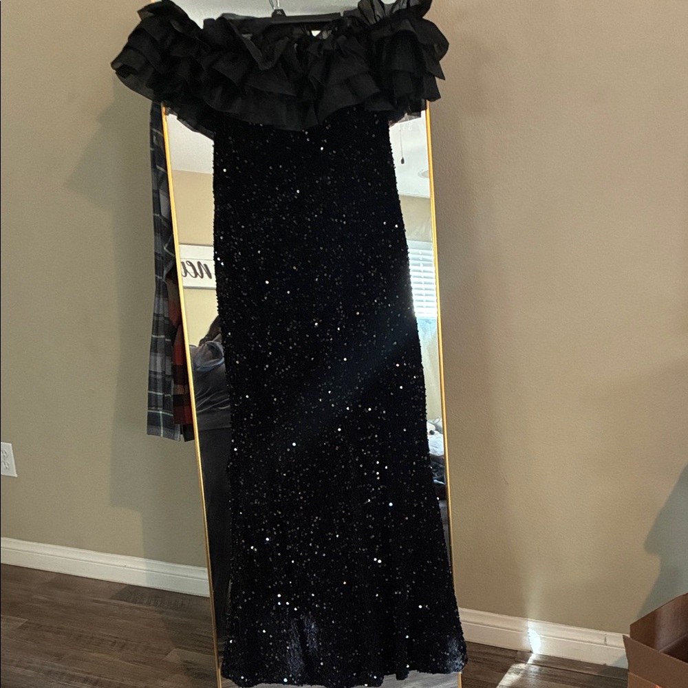 Elegant Black Sequin dress